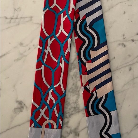 HERMES SILK TWILLY - DESIGN - BALLET AQUATIQUE IN COLOR BLEU AZUR/ROUGE/CIEL - Picture 3 of 11